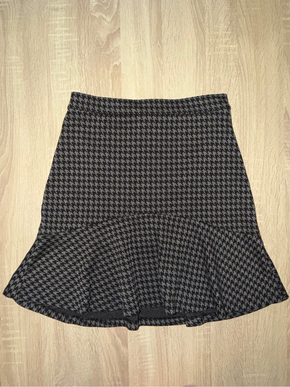 Banana Republic Gray/Black Skirt